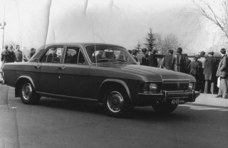 GAZ-3102_1977.jpg