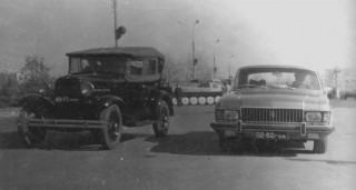 GAZ-A_GAZ-31011_1977_.jpg